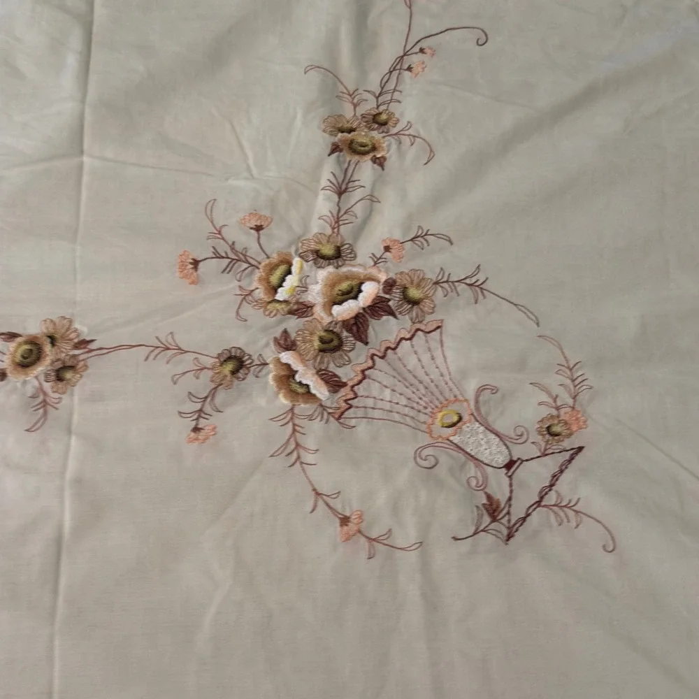 Vintage Embroidered Floral Tablecloth 66x98 Cream Tan Brown Cottagecore Grandma